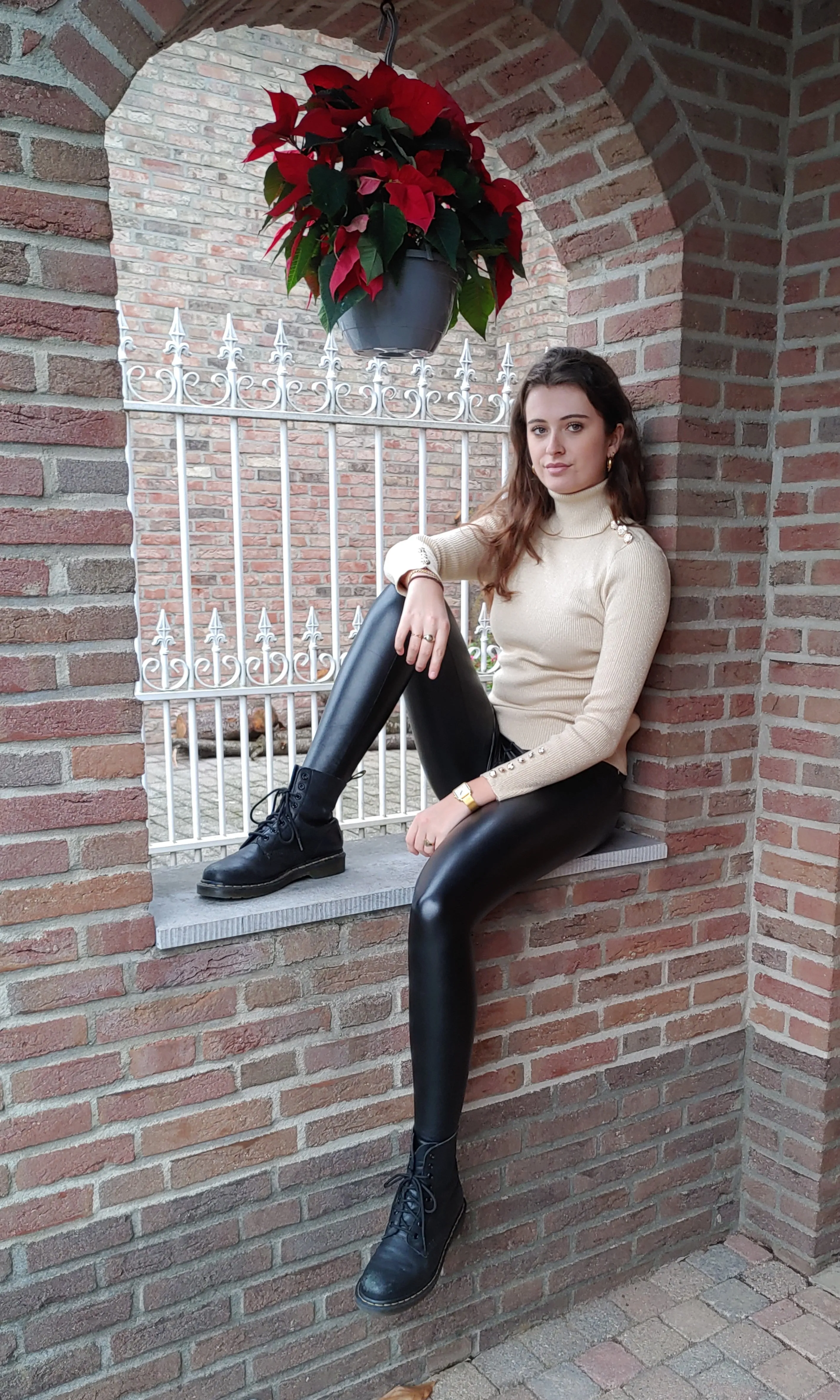 Beige top met col