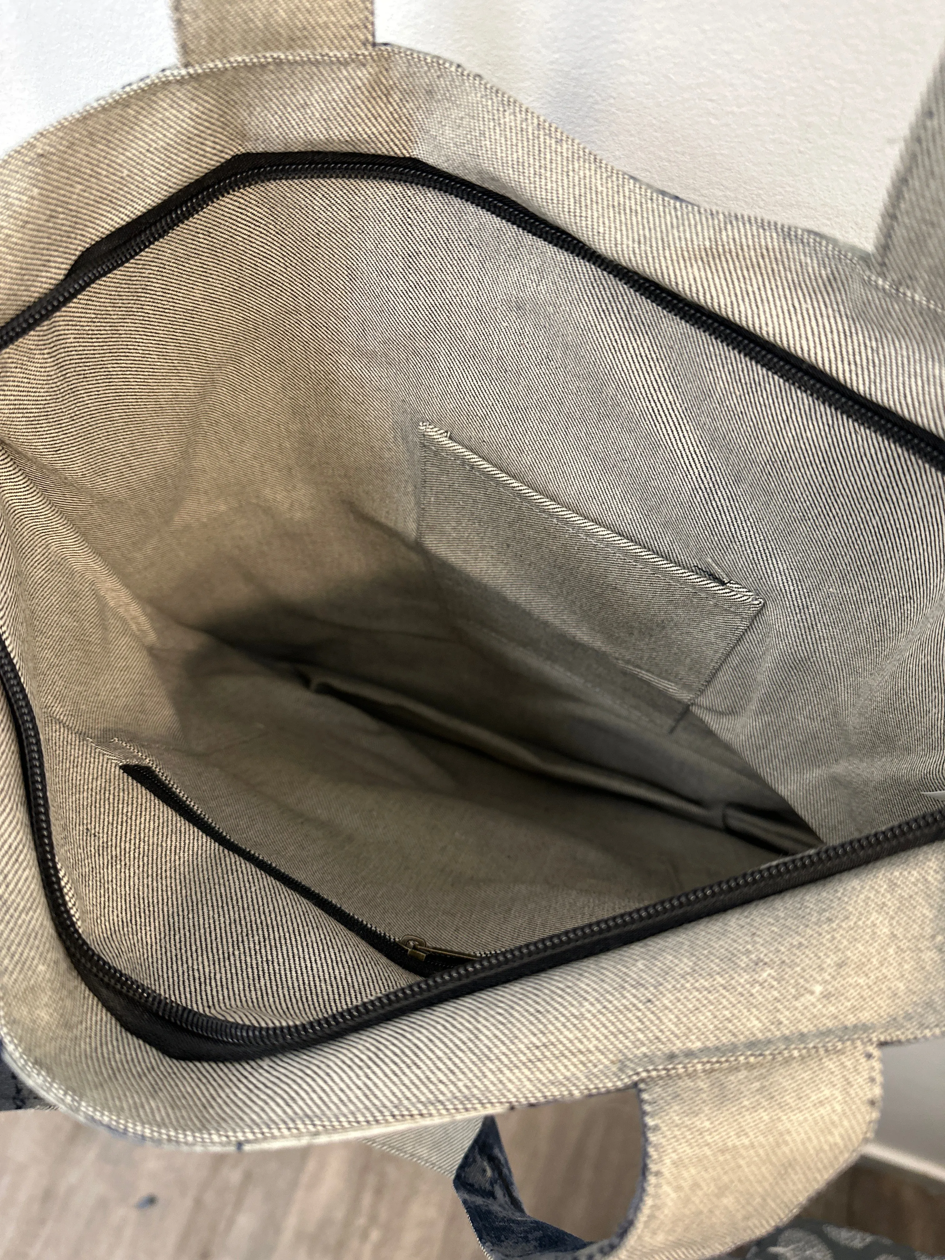Tote with Zip